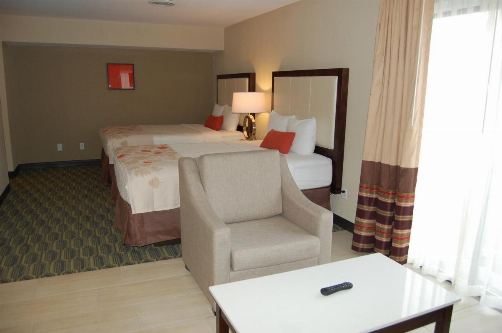 Hawthorn Suites by Wyndham Main image