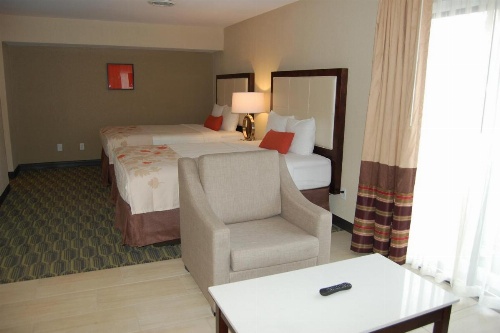 Hawthorn Suites by Wyndham image 3