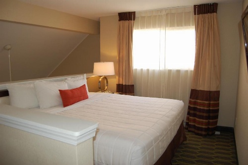 Hawthorn Suites by Wyndham image 13